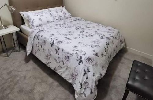 Sage Hill Apartment | Elegant & Spacious 2bdrm - Prime NW YYC Location, close to airport and mountains