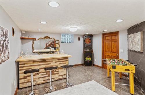 Springfield Apartment | Elegant spacious historic home