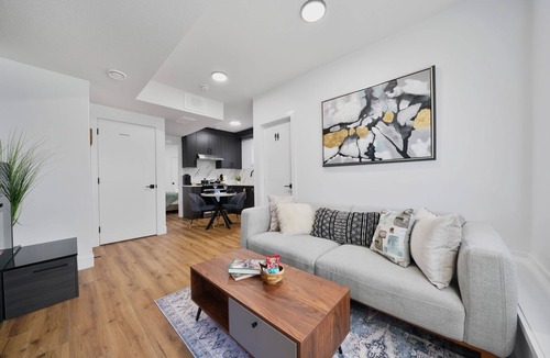 Northeast Edmonton Apartment | Elegant|Spacious|King Bed|Fireplace|Ravine View