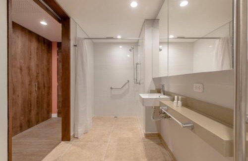 Los Naranjos Apartment | Elegant Stay Steps from El Tesoro Mall 304