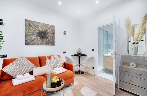 17th Arrondissement Apartment | Elegant Studio - 2P - Place Pigalle