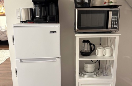 Foxcroft Square Apartment | Elegant Studio Escape for Two