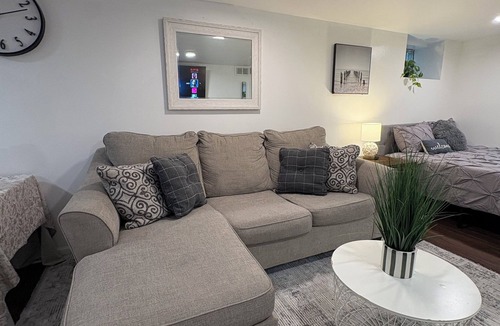 Foxcroft Square Apartment | Elegant Studio Escape for Two