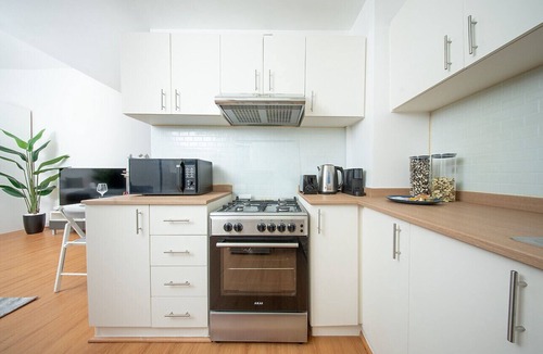 Dubai Apartment | Elegant Studio in Arabian Gate