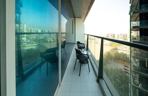 Dubai Apartment | Elegant Studio in Arabian Gate