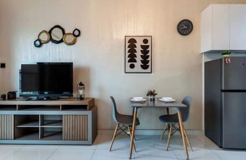 Al Quoz Apartment | Elegant Studio with Balcony in Liwan – Ideal for Long Stays in Dubai