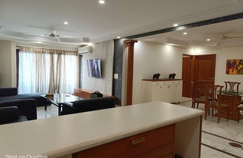 New Delhi Apartment | Elegant/Stunning 3 BHK Apt in Connaught Place