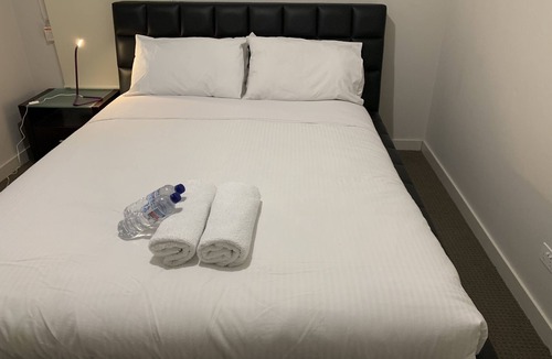 Truganina House | Elegant & Stylish 5BR W/Free Parking and WIFI