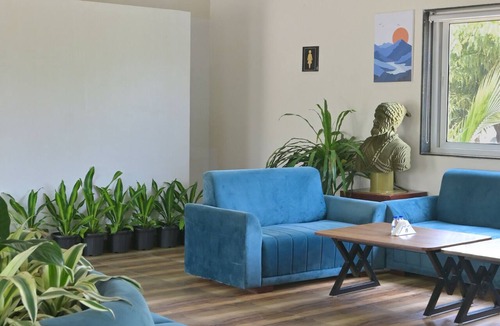 Rajgurunagar Hotel | Elegant Waterfront Resort