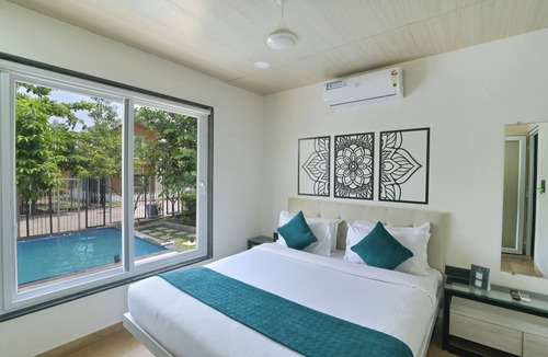 Rajgurunagar Hotel | Elegant Waterfront Resort