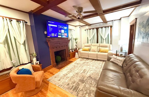 Worcester Apartment | Elegant West Side 3BR unit w/King Suite