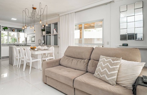 Canasvieiras House | Elegante Casa com Piscina - Canasvieiras