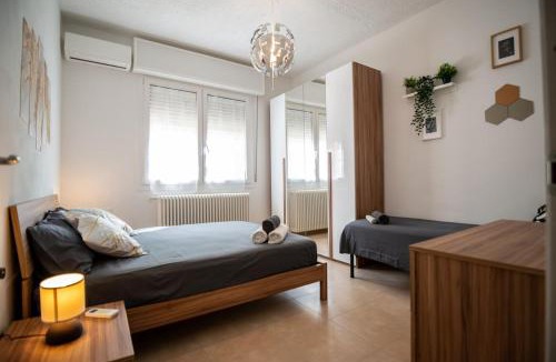 Camposanto Apartment | Elegante tra Modena e Bologna, 5 posti, wi-fi