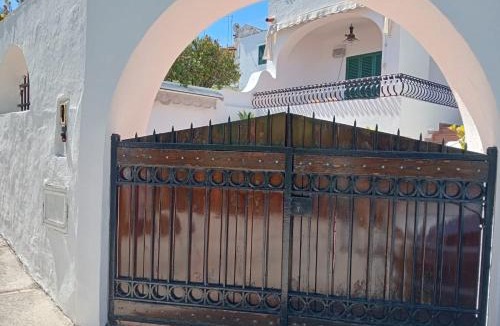 Ischia Porto Villa | Elegante Villa al centro di Ischia Porto