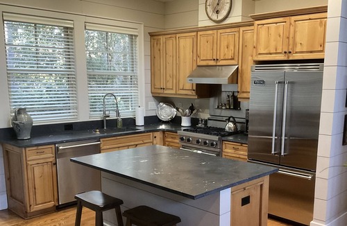 Mirror Lake House | Elegantly Comfortable Home - One Mile From Main Street Highlands