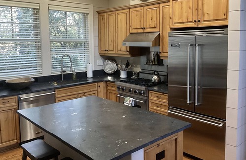 Mirror Lake House | Elegantly Comfortable Home - One Mile From Main Street Highlands