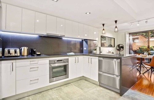 Chippendale Apartment | Elegantly Modern 2-Bed In The Heart of Chippendale