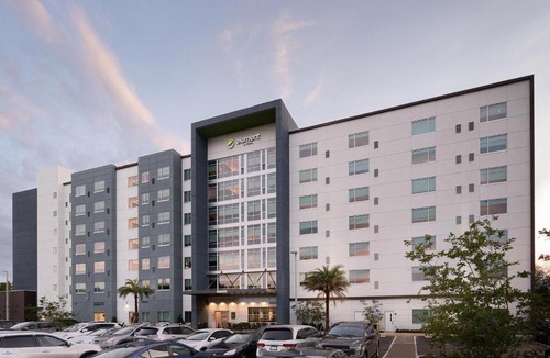 Williamsburg Hotel | Element by Marriott Orlando at SeaWorld