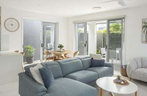 Coolum Beach Apartment | Element on Coolum Beachfront Sunshine Coast