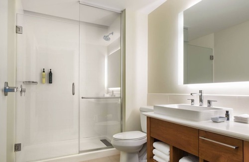 Williamsburg Hotel | Element Orlando | Studio 2 Queen | Fire Pit Patio & Kitchen