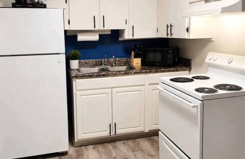 Anderson House | Elements Collection | 4 Private Suites for Groups