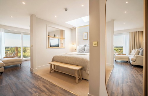 Middlezoy Hotel | Elements Suites