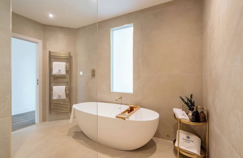 Middlezoy Hotel | Elements Suites