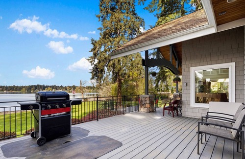 Fort Lewis House | Elephant Home/Private HUGE Lakefront home, Waterslide/boating/kayaking/fishing.