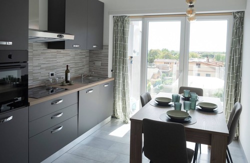 Zona XXXIII Acilia Sud Apartment | Elephantine House