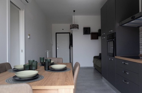Zona XXXIII Acilia Sud Apartment | Elephantine House