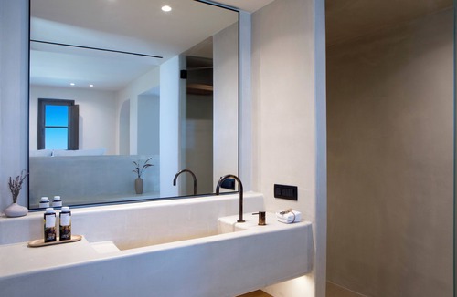 Pyrgos Hotel | Elessa Hotel