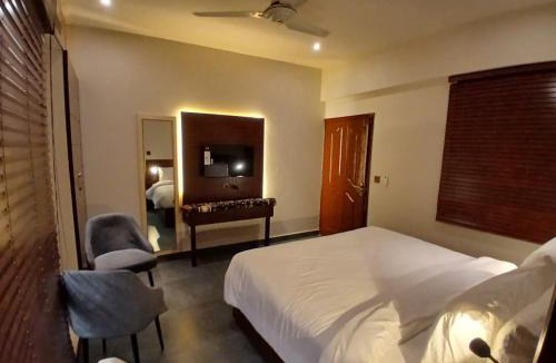 D.H.A. Apartment | Elet Express Apartment