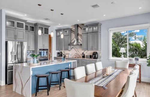Key Colony Beach House | Elev 5BR/8BA Game Room 75’ Deep Canal Dock Ice Maker Kayaks Bikes