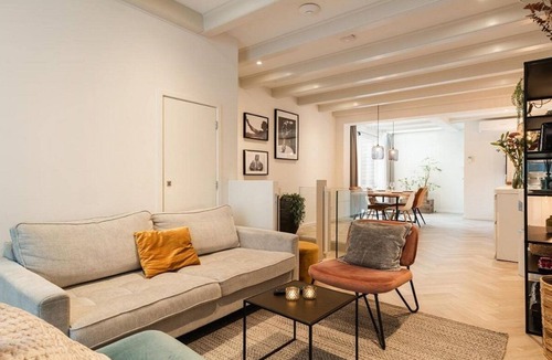 Museum Quarter Apartment | Elevate Your Stay with Refined Luxury Apartment Steps from Madame Tussaud’s