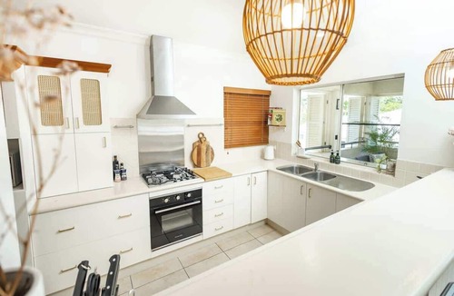 Cairns North Apartment | Elevated 2BR Modern Furnished Terrace Apt - Pool