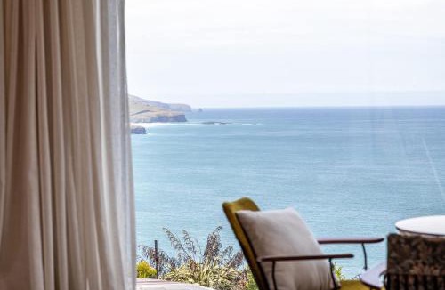 St. Clair Villa | Elevated architectural home with stunning sea views