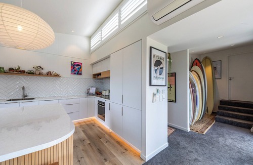 St. Clair Apartment | Elevated Architectural Home With Sea And Garden Views In St Clair