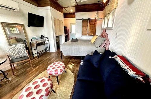 Kitty Hawk Cabin | Elevated Cabin in the Trees Perfect for a Weekend Getaway in the Outer Banks, North Carolina