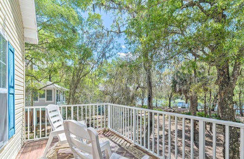 Bell House | Elevated Home w/ Fire Pit + Dock on Suwannee River