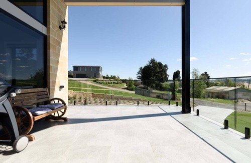 Legana House | Elevated Modern Escape with Tennis Court Access