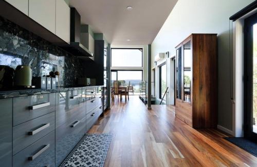 Legana House | Elevated Modern Escape with Tennis Court Access