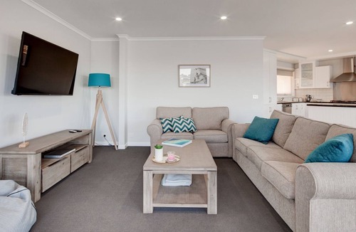 Warrnambool House | Elevated waterfront home, featuring both river and ocean views.