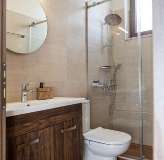 Livadi House | Elevi