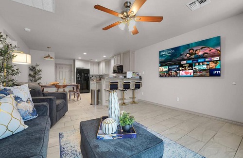 Elgin Apartment | Elgin Oasis Suite A