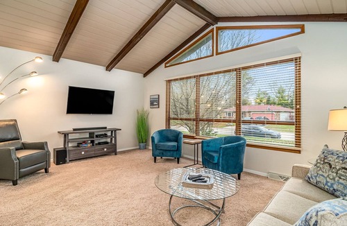 Elgin House | Elgin Rental - Greenridge