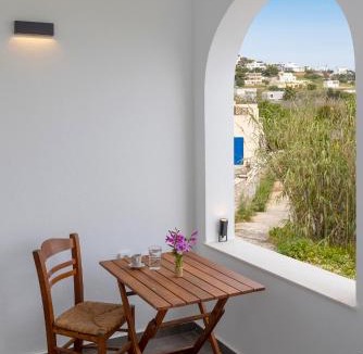 Vari Apartment | Elia Syros