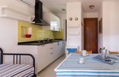 Procchio Apartment | Elia, three-room apartment in Procchio, completely renovated in 2023, with air conditioning, private