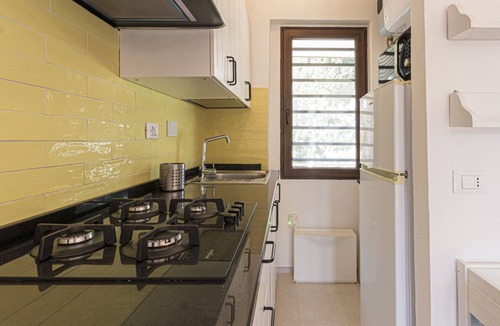 Procchio Apartment | Elia, three-room apartment in Procchio, completely renovated in 2023, with air conditioning, private