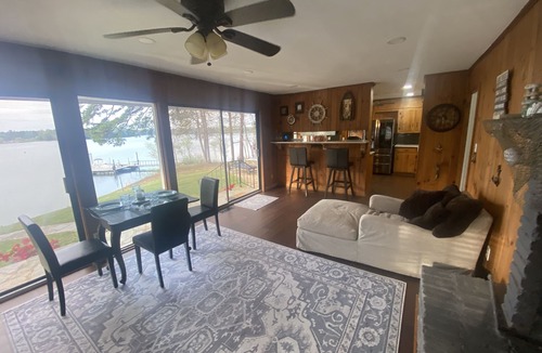 Gainesville House | Elias Lake House on Lake Lanier Cozy house with panoramic view of the lake.