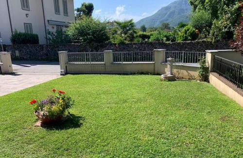 Mologno Apartment | Elicriso